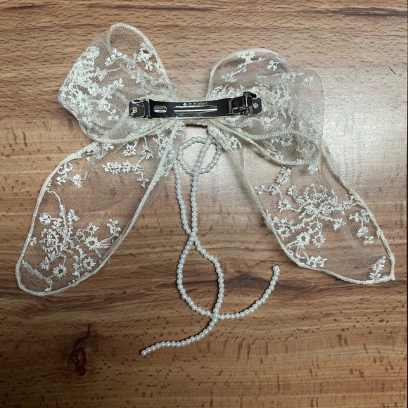 Beige Lace & Pearl Bow French Barrette Hair Clip - Picture 4 of 6